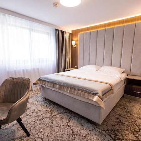 Hotel Bloom Caciulata Zewnętrze zdjęcie