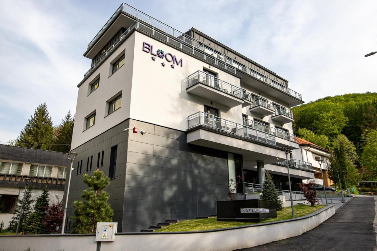 Hotel Bloom Caciulata Zewnętrze zdjęcie