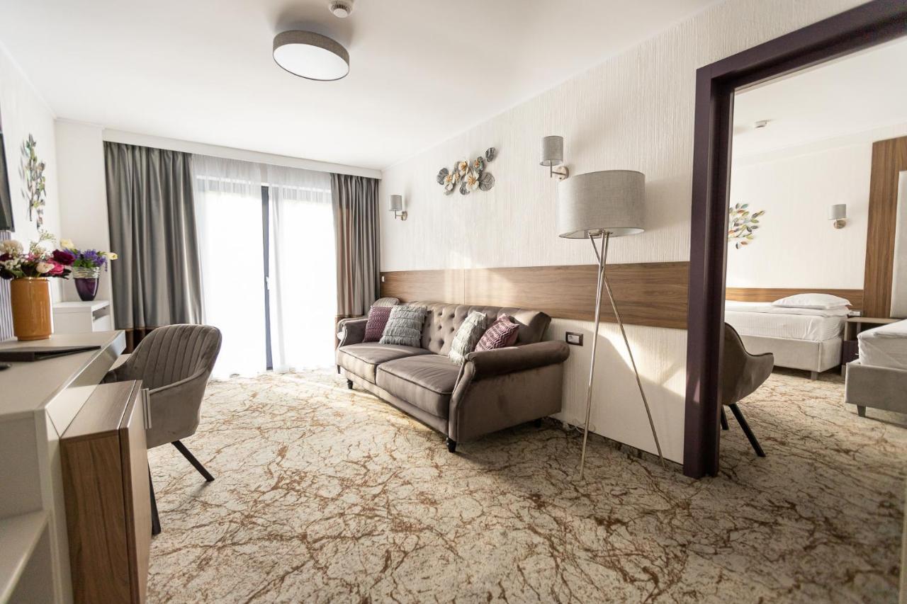 Hotel Bloom Caciulata Zewnętrze zdjęcie