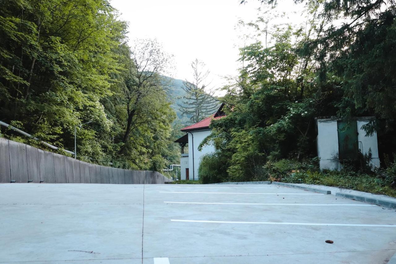 Hotel Bloom Caciulata Zewnętrze zdjęcie